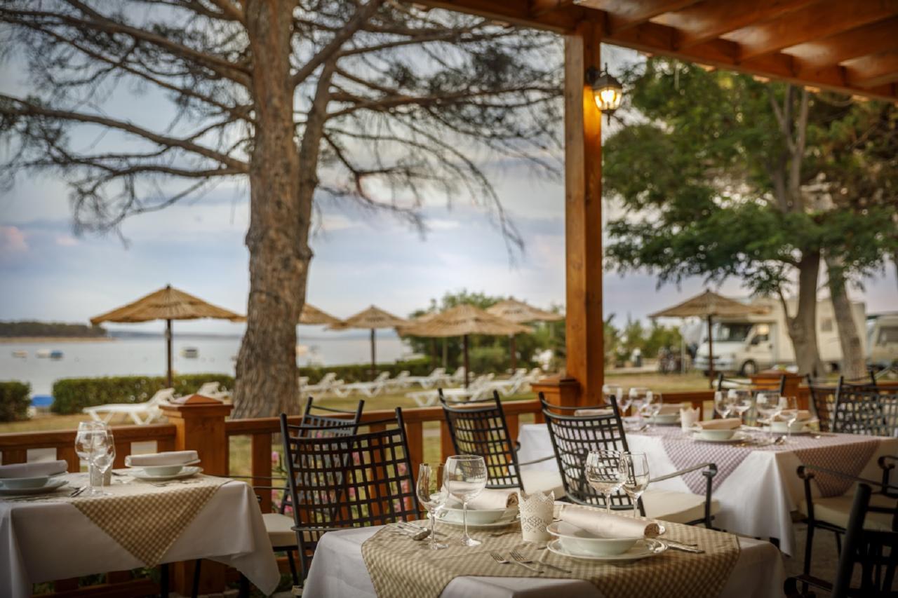 Valamar Camping Padova Banjol Екстериор снимка