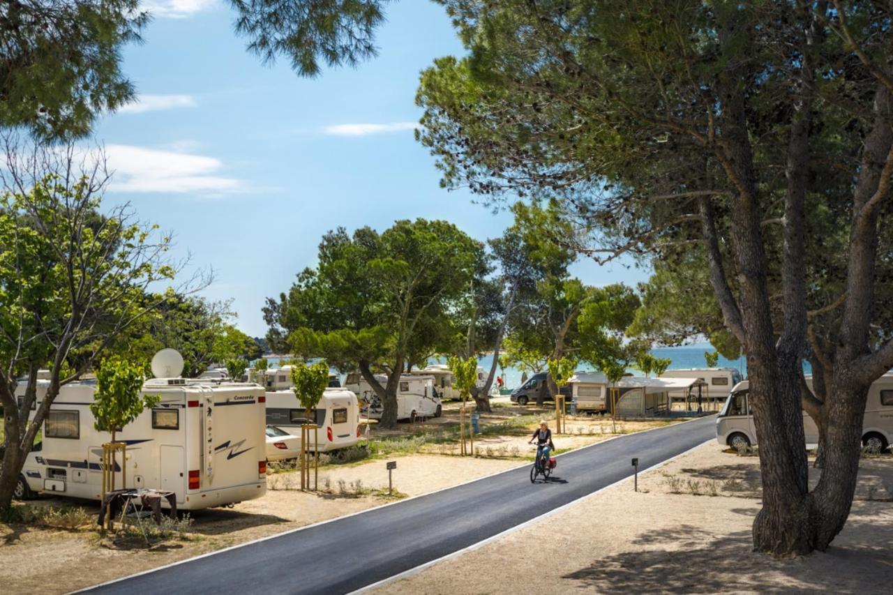 Valamar Camping Padova Banjol Екстериор снимка