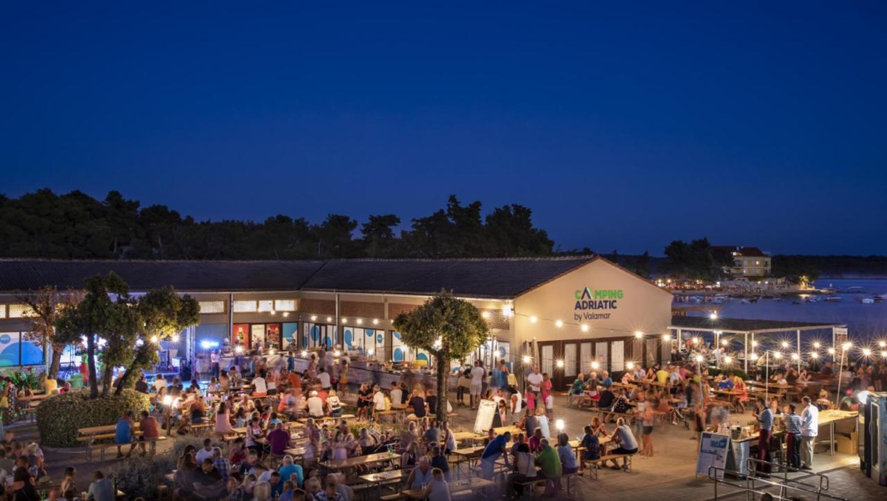 Valamar Camping Padova Banjol Екстериор снимка